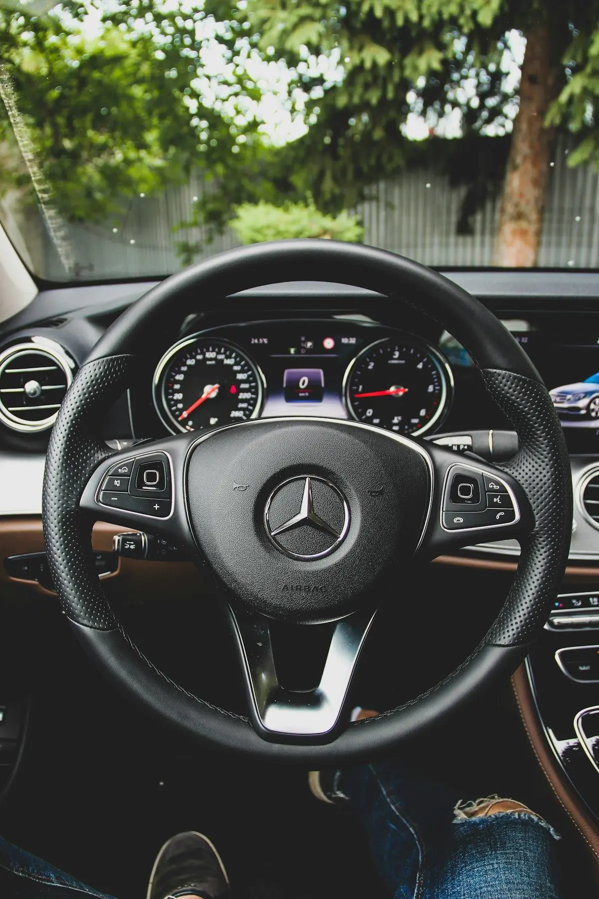 Volante de carro — custo de ter um veículo
